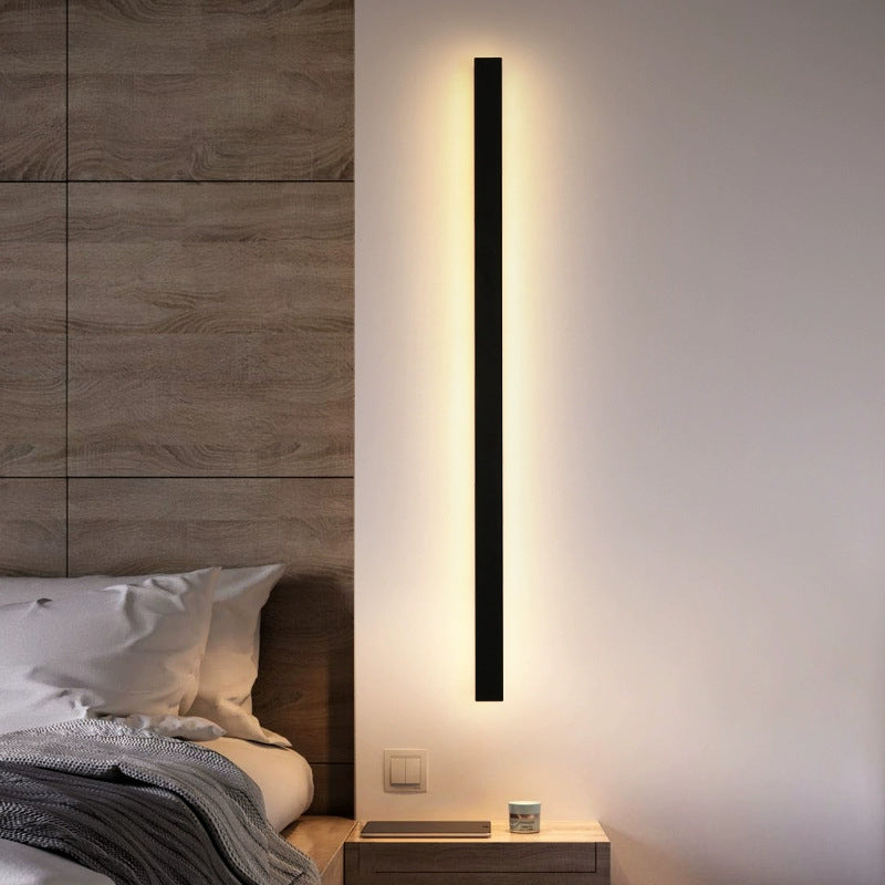 Outdoor waterproof wall lamp
