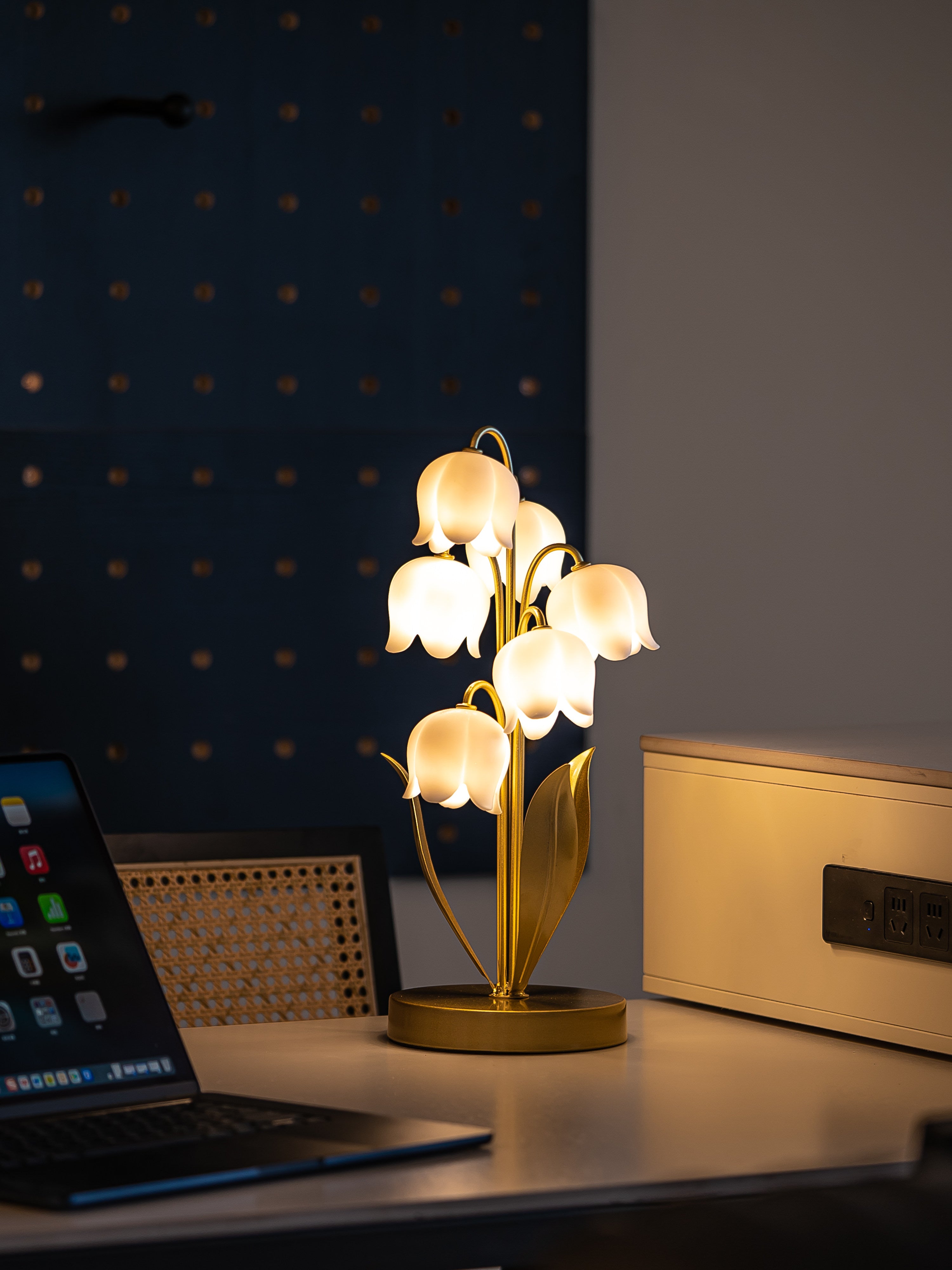Lily of the Valley Table Lamp with Remote Dimming